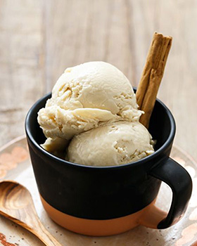 cinnamon scoop