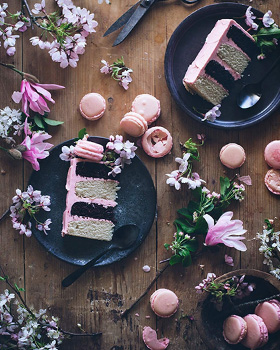 herb macaroon cake